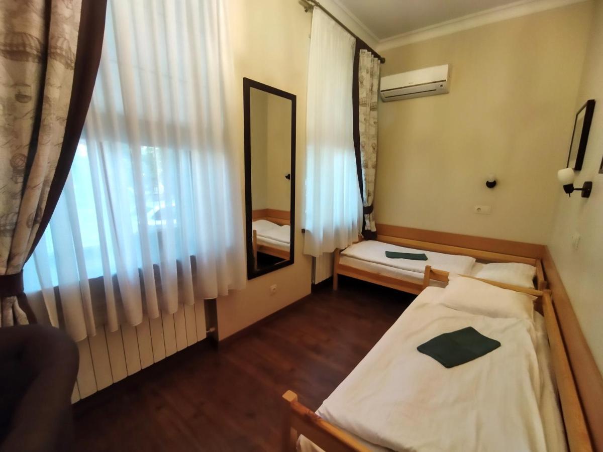 Hotel Belokorichi à Kiev Extérieur photo