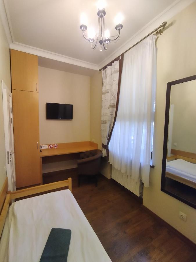 Hotel Belokorichi à Kiev Extérieur photo