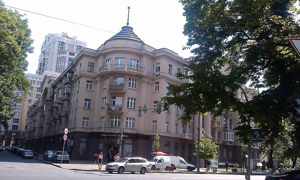Hotel Belokorichi à Kiev Extérieur photo