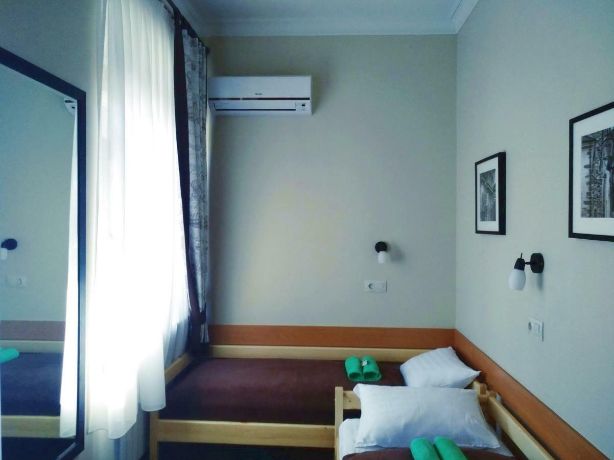Hotel Belokorichi à Kiev Extérieur photo