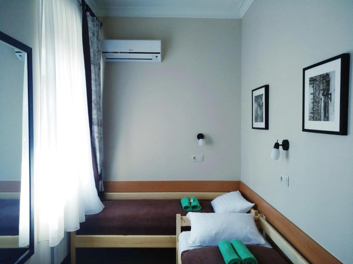 Hotel Belokorichi à Kiev Extérieur photo